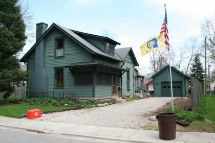 131 Second Ave NW, facing northeast